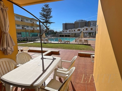Alquiler de piso en avenida De Italia de 2 habitaciones con terraza y piscina