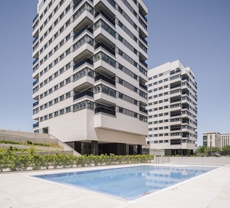 Alquiler de piso en avenida De José Antonio Corrales de 3 habitaciones con terraza y piscina