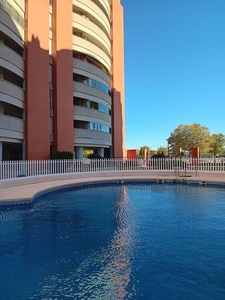 Alquiler de piso en Bellavista de 3 habitaciones con terraza y piscina