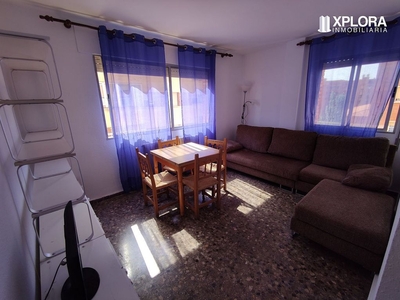 Alquiler de piso en calle Bolivia de 1 habitación con garaje y muebles