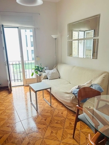 Alquiler de piso en calle De Diego de León de 2 habitaciones con muebles y balcón