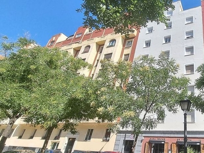 Alquiler de piso en calle De Ibiza de 3 habitaciones con aire acondicionado y calefacción