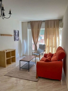 Alquiler de piso en Centro - Murcia de 2 habitaciones con muebles y aire acondicionado