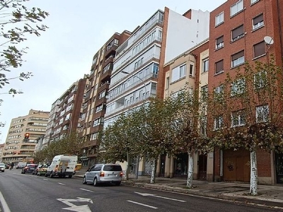 Alquiler de piso en Centro - Palencia de 2 habitaciones con calefacción