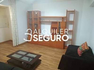 Alquiler de piso en Coronación de 2 habitaciones con terraza y calefacción