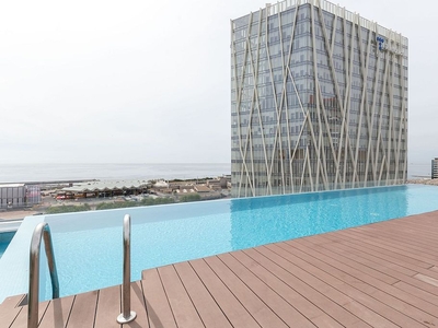 Alquiler de piso en El Besós i el Maresme de 3 habitaciones con terraza y piscina
