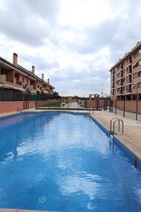 Alquiler de piso en Las Cañas de 2 habitaciones con terraza y piscina