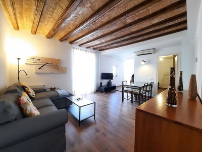 Alquiler de piso en Sant Pere, Santa Caterina i la Ribera de 2 habitaciones con terraza y muebles
