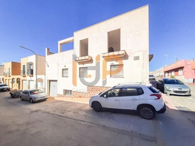 Casa adosada en venta en Rioja