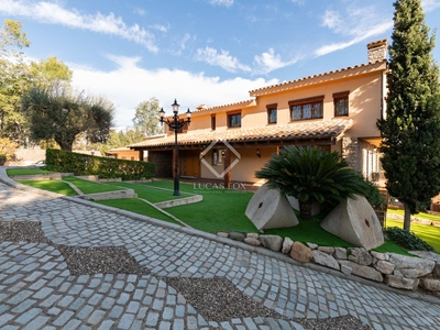 Casa / villa de 1,384m² en venta en bellaterra, Barcelona