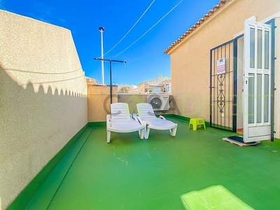 Dúplex en alquiler en Nueva Torrevieja - Aguas Nuevas de 3 habitaciones con terraza y piscina
