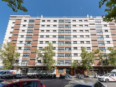 Piso en alquiler en calle Rosario Pino de 2 habitaciones con aire acondicionado y calefacción