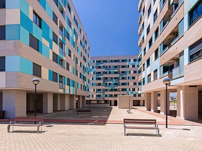 Piso en alquiler en calle Santo Tomás de 2 habitaciones con terraza y garaje