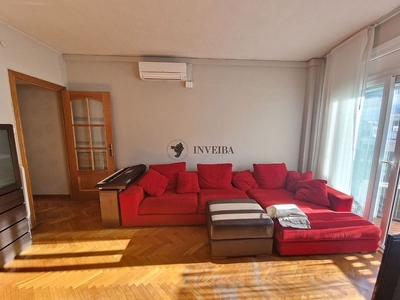 Piso en venta en Sant Gervasi - Galvany de 2 habitaciones con terraza y balcón