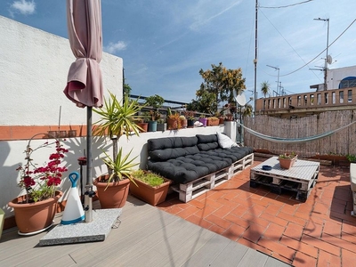 Venta de ático en El Raval de 1 habitación con terraza y balcón