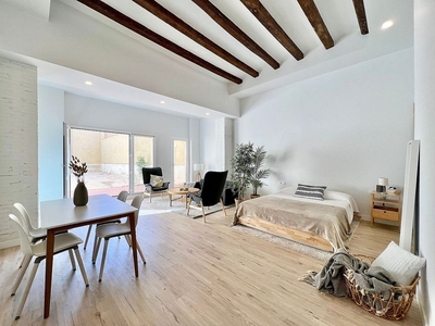 Venta de piso en calle Josep Torras de 1 habitación con terraza y balcón