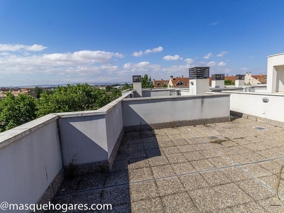 Venta de piso en calle Las Fuentes de 3 habitaciones con terraza y garaje