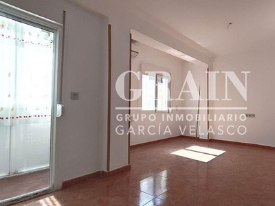 Venta de piso en Carretas - Huerta de Marzo - La Pajarita de 2 habitaciones con garaje y balcón