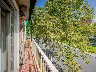 Venta de piso en Castilla de 5 habitaciones con terraza y garaje