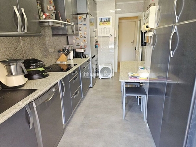 Venta de piso en Centro - Logroño de 3 habitaciones con terraza y garaje