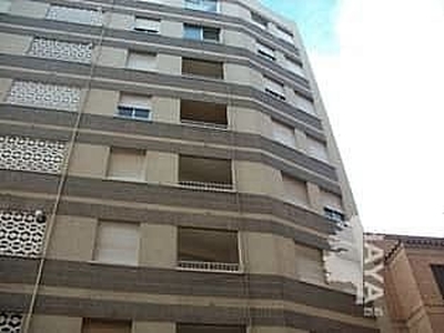 Venta de piso en El Pilar de 3 habitaciones con balcón y ascensor