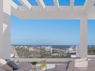 Venta de piso en Estepona Oeste - Valle Romano - Bahía Dorada de 2 habitaciones con terraza y piscina