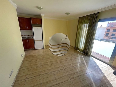 Venta de piso en Guargacho de 2 habitaciones con garaje y balcón