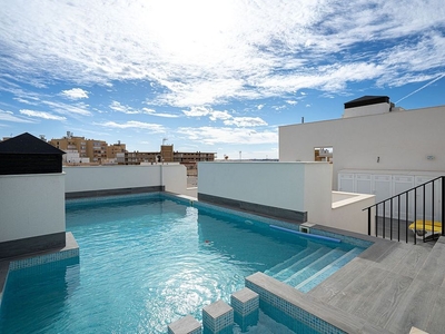 Venta de piso en Playa del Cura de 3 habitaciones con piscina y balcón