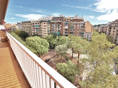Venta de piso en Sant Antoni de 4 habitaciones con terraza y balcón