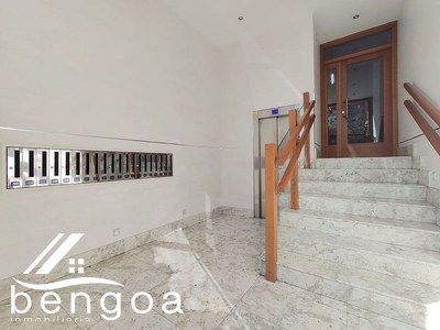 Venta de piso en Santiago - El Anglo de 3 habitaciones con terraza y garaje