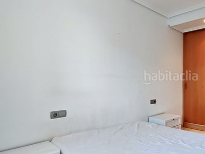 Alquiler apartamento con 3 habitaciones con ascensor, calefacción, aire acondicionado y vistas a la montaña en Pineda de Mar