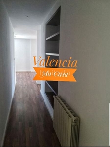 Alquiler piso con 2 habitaciones con ascensor, calefacción y aire acondicionado en Valencia