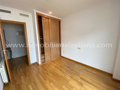 Alquiler piso con 3 habitaciones con ascensor en Eliana (l´)