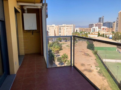 Alquiler piso con 3 habitaciones con ascensor, parking, piscina, calefacción y aire acondicionado en Valencia