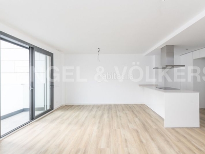 Alquiler piso de 3 habitaciones obra nueva en el centro en Castelldefels