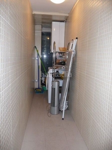 Alquiler piso en calle de rufino blanco piso amueblado con ascensor y calefacción en Madrid