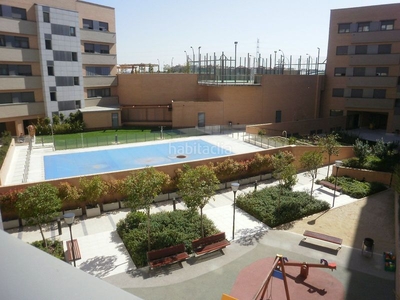 Alquiler piso en calle felipe de áfrica 2 piso con 3 habitaciones amueblado con ascensor, piscina, calefacción y aire acondicionado en Getafe