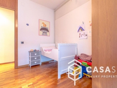 Alquiler piso esquinero de 4 habitaciones en Torreblanca Sant Cugat del Vallès