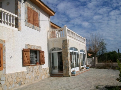Сasa con terreno en venta en la camí de la Casa Groga' San Vicente del Raspeig