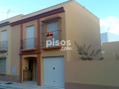 Casa adosada en alquiler en Calle Lagar, 9 en Umbrete por 670 €/mes