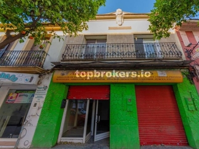 Chalet independiente con terreno en venta en la Avinguda de Burjassot' Valencia