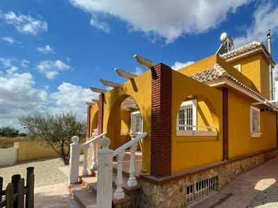 Chalet independiente con terreno en venta en la Sierra Golf Resort' Murcia