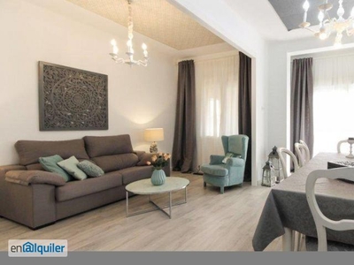 Elegante apartamento de 3 dormitorios en alquiler en Les Corts