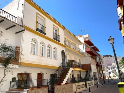 Сhalet adosado con terreno en venta en la Calle Córdoba' Fuengirola
