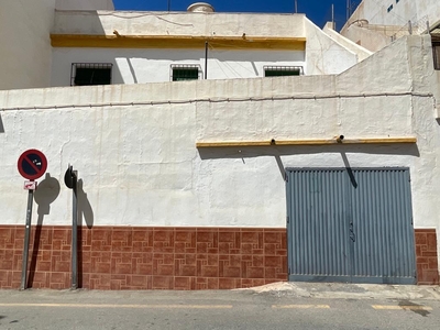 Сhalet adosado con terreno en venta en la Calle Fábrica Nueva' Salobreña
