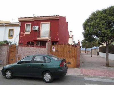 Сhalet adosado con terreno en venta en la Calle Tomás Luis de Victoria' Málaga