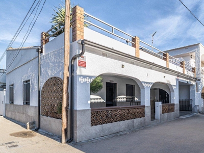 Venta Casa unifamiliar en Bassetes Oliva. Con terraza 102 m²