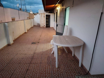 Venta Piso Córdoba. Piso de cuatro habitaciones Cuarta planta con terraza