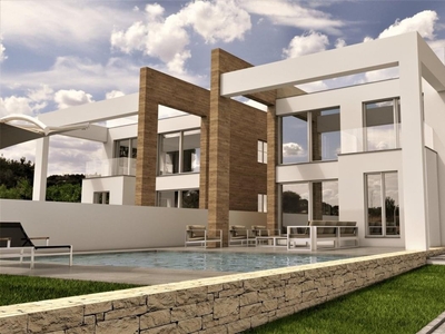 Villa con terreno en venta en la Calle Argonautas' Torrevieja