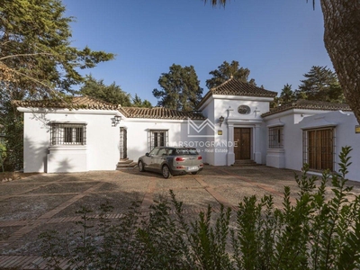 Villa con terreno en venta en la Calle Colon' San Roque
